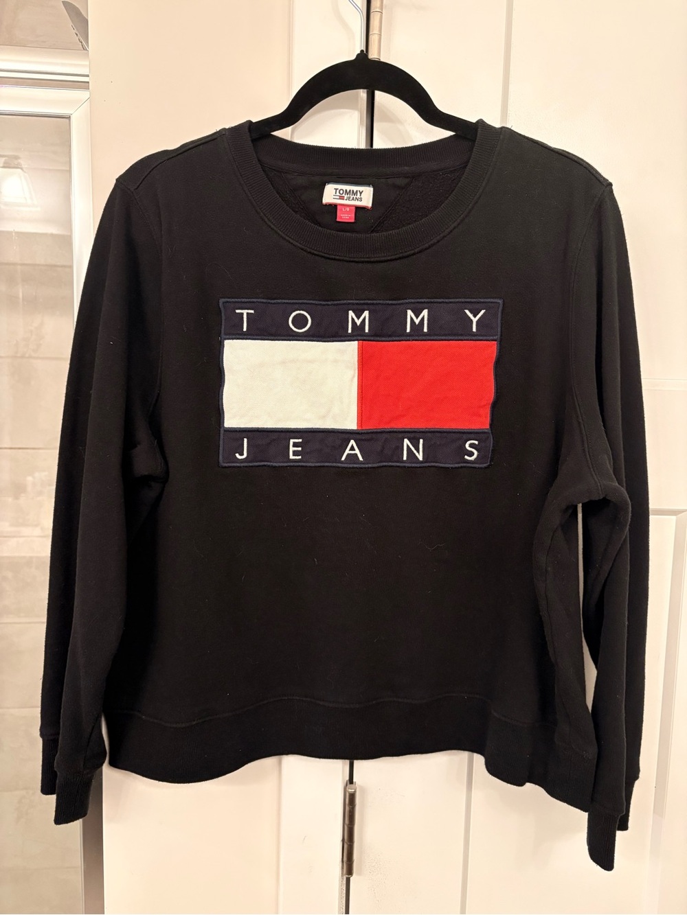 Tommy Jeans - Tommy Hilfiger Black Sweatshirt with Iconic Flag